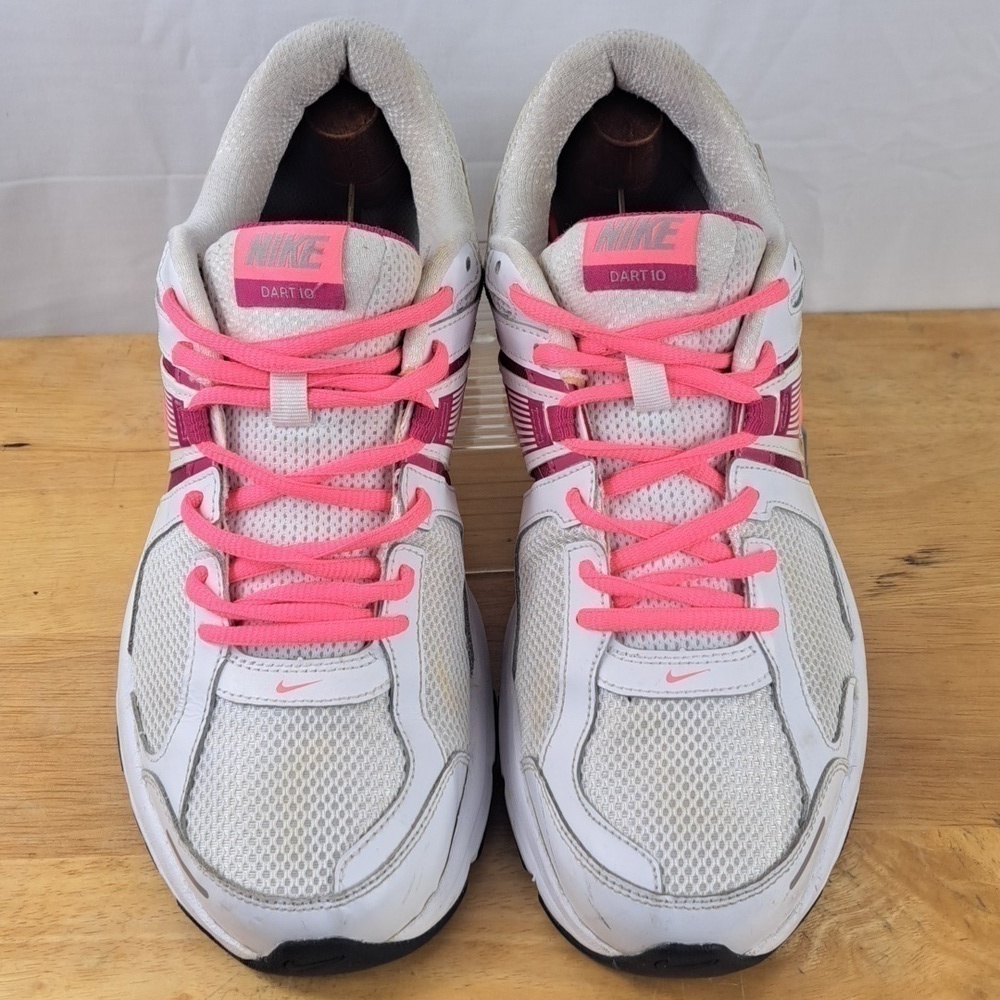 Nike Dart 10 reslon motion fit women's size 11 white & pink running shoes - Picture 2 of 8